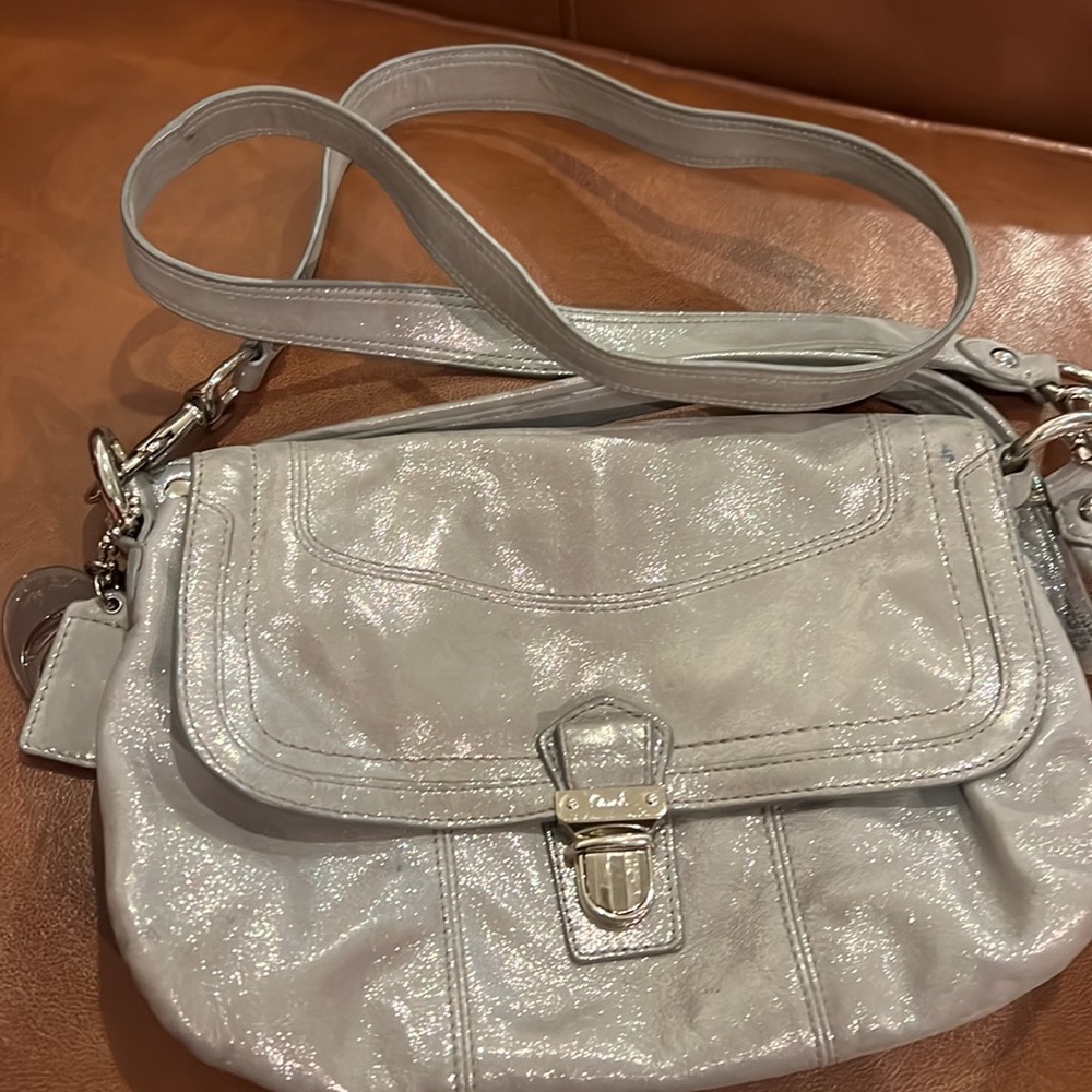 Coach silver shiny purse with buckle type closure - Picture 4 of 7